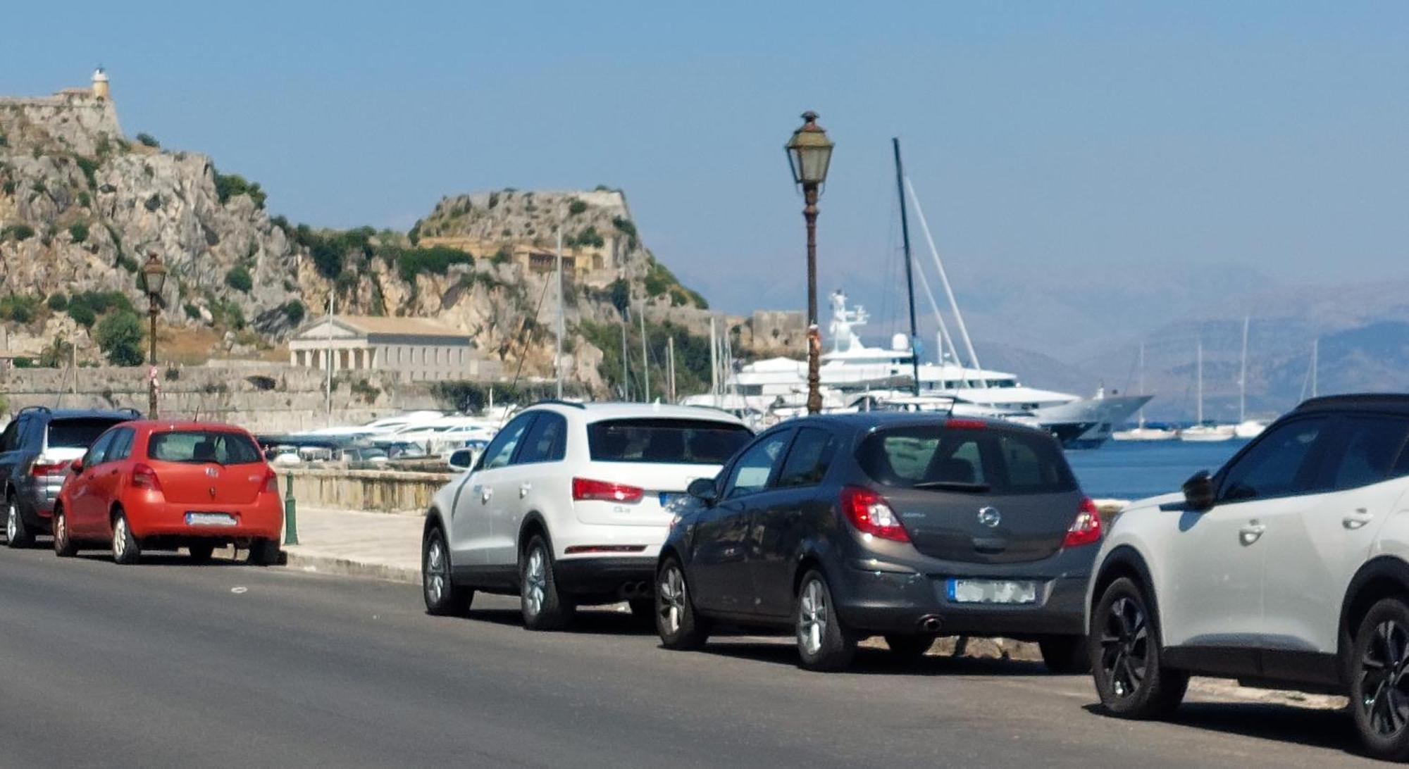 Aay- Best Corfu Town & Sea Apart 2Bedroom Renovated + Lift / Comfy&Design+Wifi エクステリア 写真
